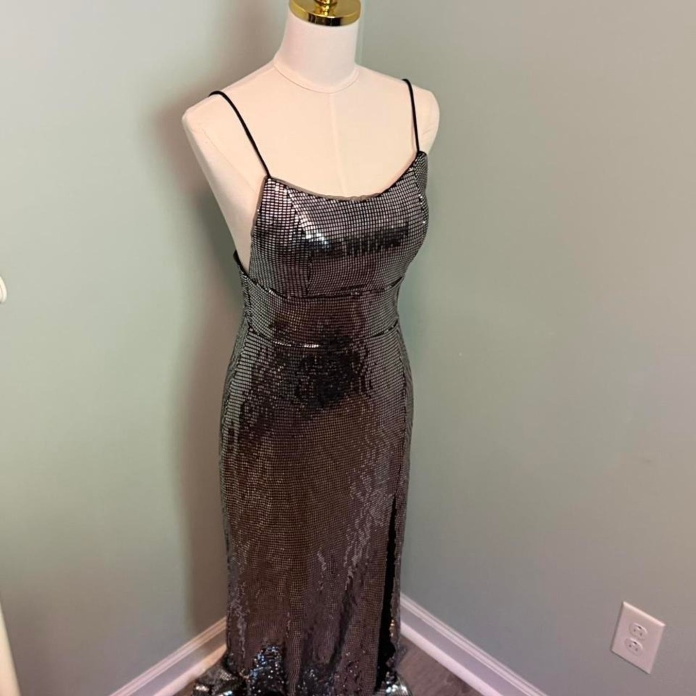 Betsy & Adam Silver Sequin Gown Square Neck Spaghetti Strap Formal Dress Size 6